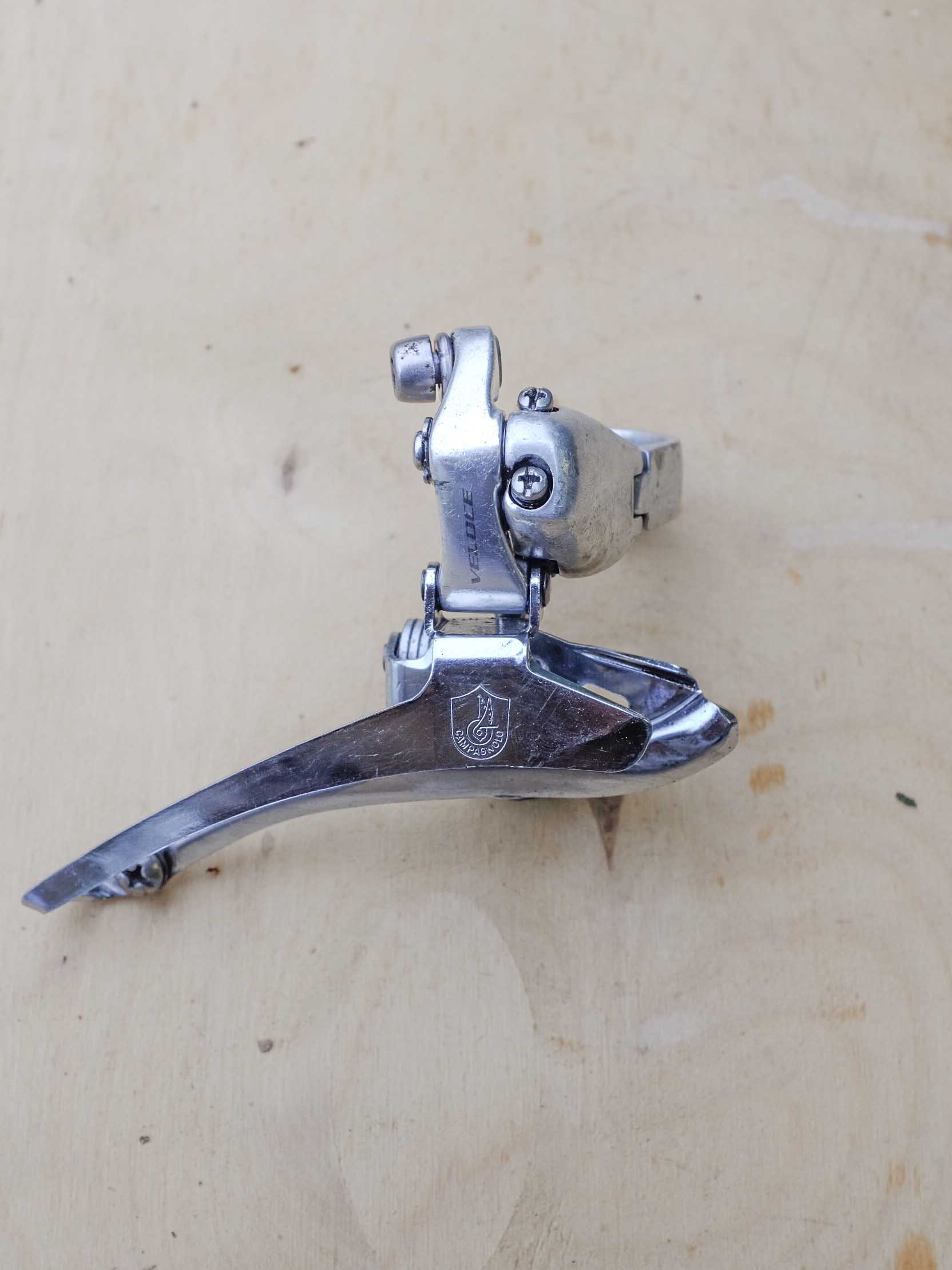 Campagnolo veloce hot sale front derailleur